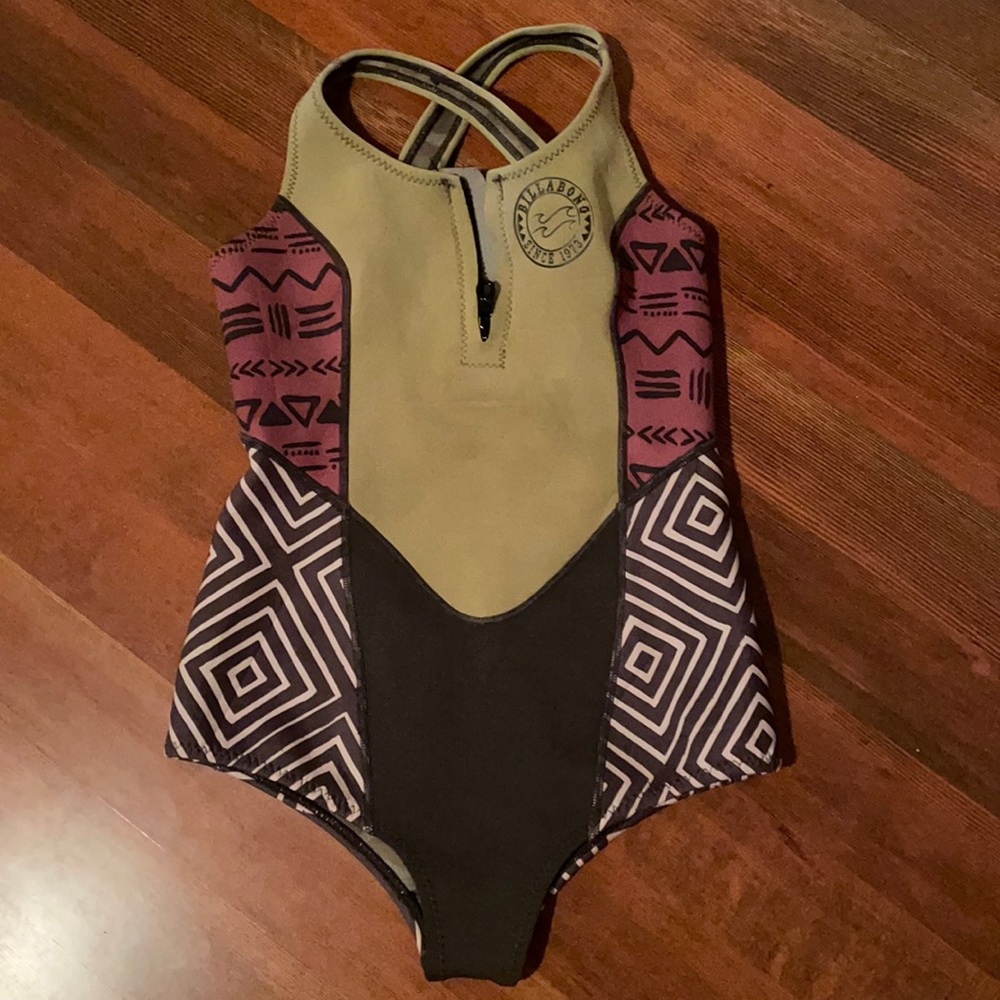 Billabong surf wetsuit